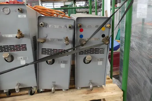 2x TOOL-TEMP industrial temperature control units
