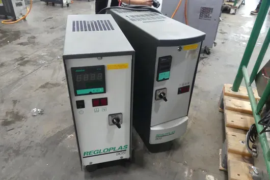 2x REGLOSPLAS 90S temperature control unit