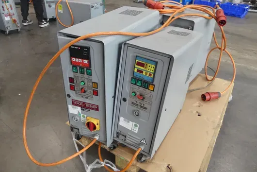 2x TOOL-Temp temperature control unit TT-157E