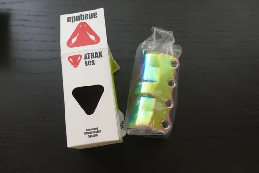 Zacisk Atrax SCS / Zacisk do hulajnogi stunt