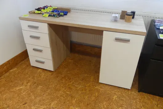 Table, sans contenu
