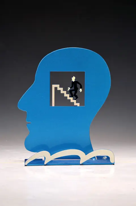 David Gerstein, né en 1944 à Jérusalem, sculpture, acier inoxydable découpé et laqué, H