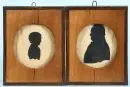 Silhouettes découpées, 2 pièces – H= 4,5/6,5 cm, "Portrait d'un garçon et d'un homme âgé", 19e s., chacune encadrée