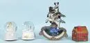 Muziekdozen, 4 stuks – diverse materialen, vormen en decors, 2 als sneeuwbollen, H= 11-29 cm