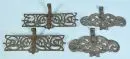 Paumelles, 2 paires – fer forgé (corrodé), décor de feuille d'acanthe gravé et ajouré, H= 32/42 cm, 17e/18e s. ;