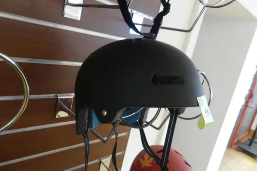 Casque de skateboard / vélo Shiny Sports