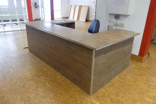 Comptoir + chaise de bureau