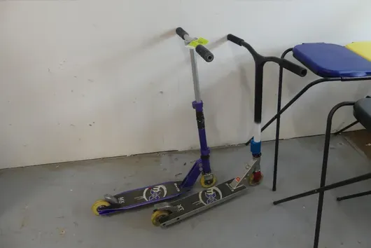 2x Micro Stunt Scooter
