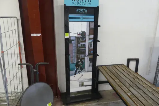 North Scooters Display-Ständer