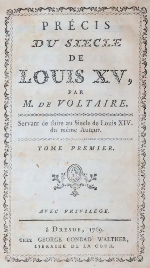 Voltaire, F.M.A. de – Precis du Siecle de Louis XV