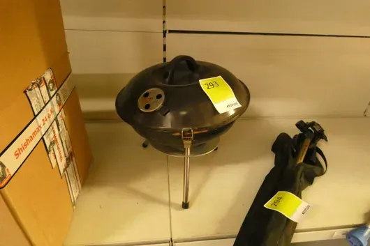 Grill kulisty na węgiel drzewny
