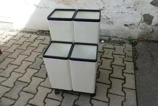 Stojan na deštníky