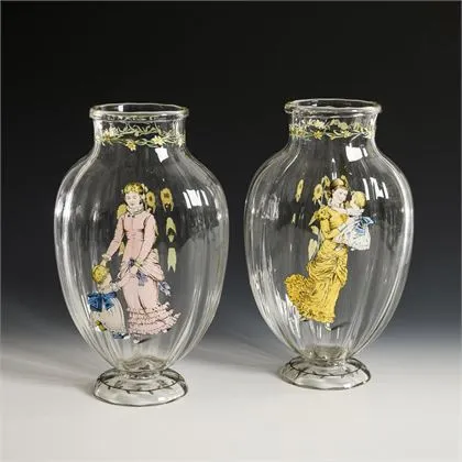 Paire de vases avec peinture sur émail