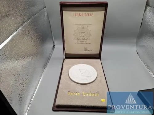 Medaile NVA Nejlepší jednotka míšeňský porcelán s certifikátem 1987/1988