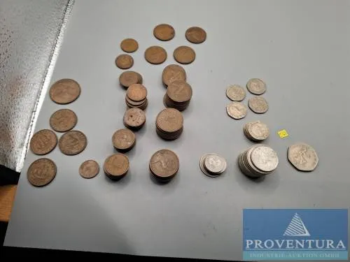 Circulation coins England 4,705 pounds + 4x 1/2 penny 1965 + 1 penny 1965
