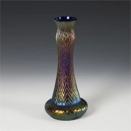 Jugendstil-Vase mit Zackendekor