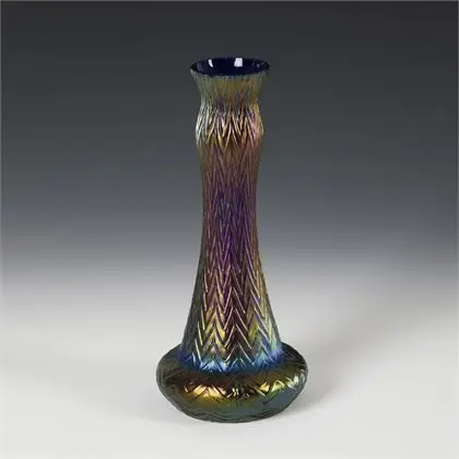 Jugendstil-Vase mit Zackendekor