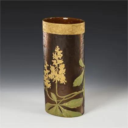 Vase mit Kastanienblüten. Legras & Cie
