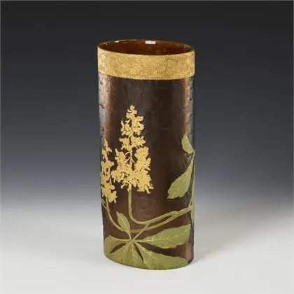 Vase mit Kastanienblüten. Legras & Cie