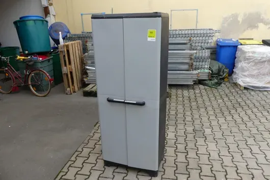 Schrank