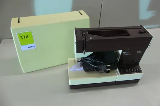 PFAFF tipmatic 1015 sewing machine