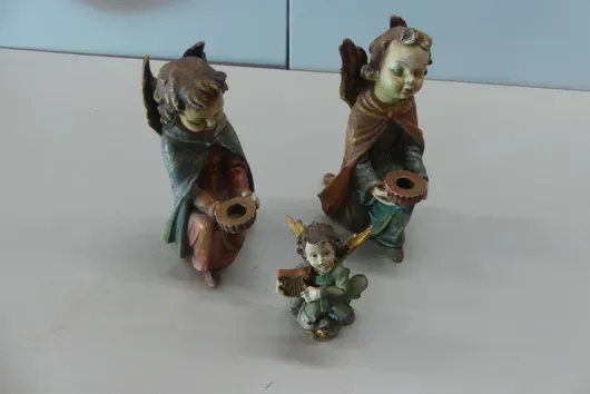Zestaw figurek aniołów