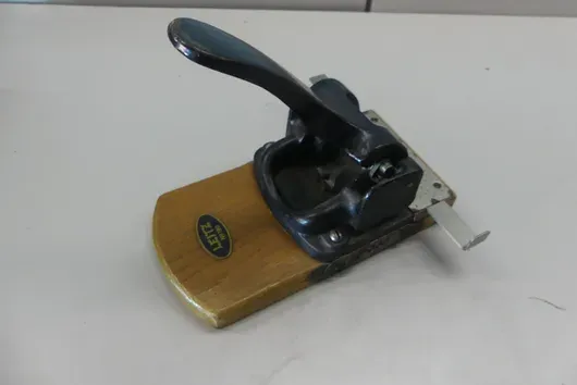 Vintage dziurkacz Leitz