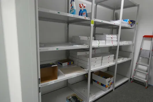 Partij papier/verbruiksartikelen/diversen