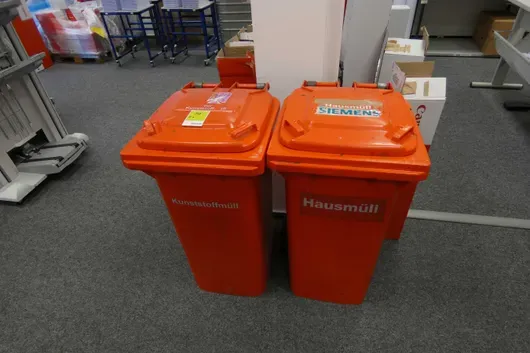 2x Mülltonne