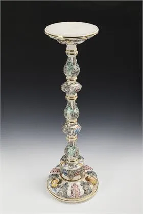 Capodimonte bloemkolom met bord