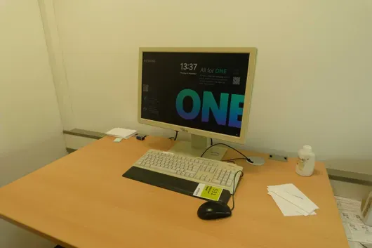 Fujitsu Monitor + Maus