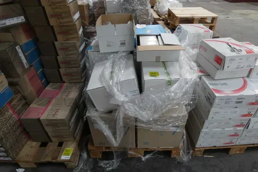 Konvolut Versand- und Verpackungsmaterialien