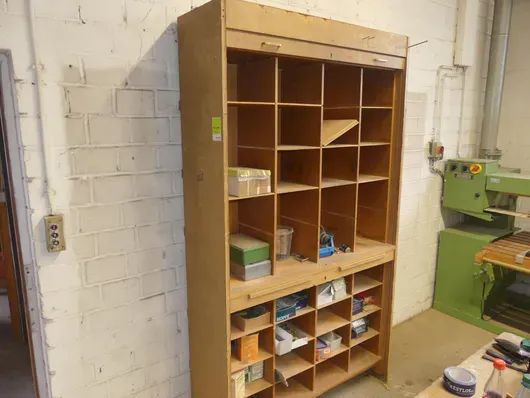 Étagère d'atelier, avec contenu