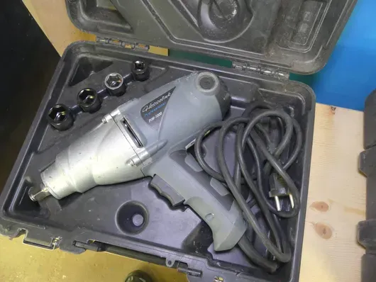 Elektryczny klucz udarowy Hesselink