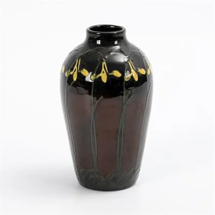 Vase Art nouveau avec perce-neige. Prof. Laeuger'sche Kunsttöpferei, Tonwerke Kandern