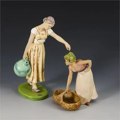 2 figuren: "Hollandse met mand" en "Kruikdraagster". Weense manufactuur Friedrich Goldscheider