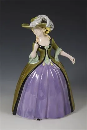 Jugendstil-Krinoline. Wiener Manufaktur Friedrich Goldscheider