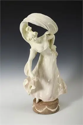 Tafellamp: Biedermeier danseres met doek. Weense manufactuur Friedrich Goldscheider