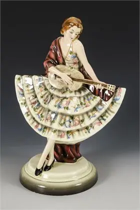 Staande danseres met gitaar. Weense manufactuur Friedrich Goldscheider
