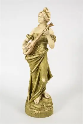 Figuur "Erato". Royal Dux Bohemia