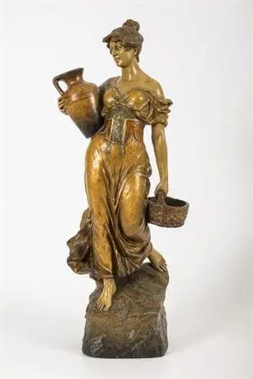 Art Nouveau waterdraagster met amfoor en mand. Weense manufactuur Friedrich Goldscheider