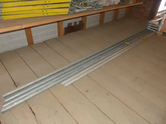 4x roof supports made of aluminum and 2x kit extension frame