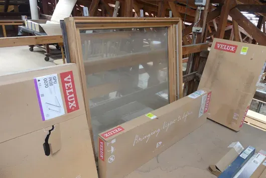 2x windows (1x VELUX, 1x various)