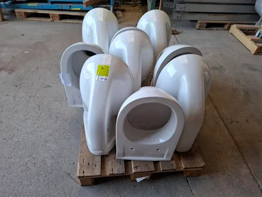 WC suspendu en céramique - divers fabricants