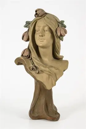 Jugendstil buste van een nimf met tulpenversiering