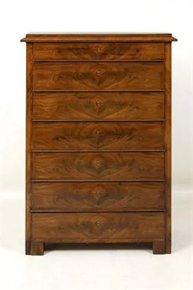 Commode Biedermeier à 7 tiroirs