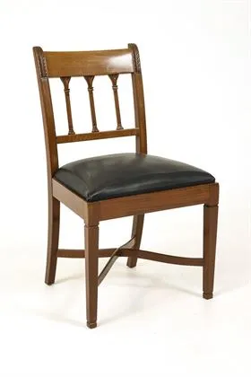 Chaise en acajou de style Biedermeier