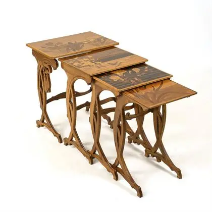 Table gigogne Art nouveau 4 pièces attribuée à Emile Gallé