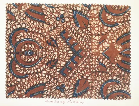 Livre d'échantillons de tissus batik. – Indonésie probablement années 1970