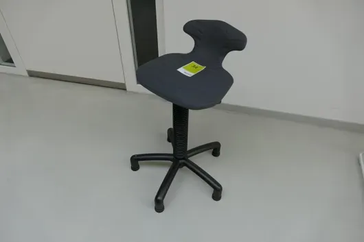 Aide assise-debout